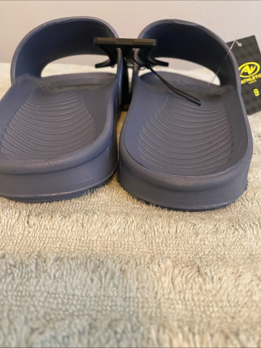 3/$20 Slide sandals - Picture 14 of 14